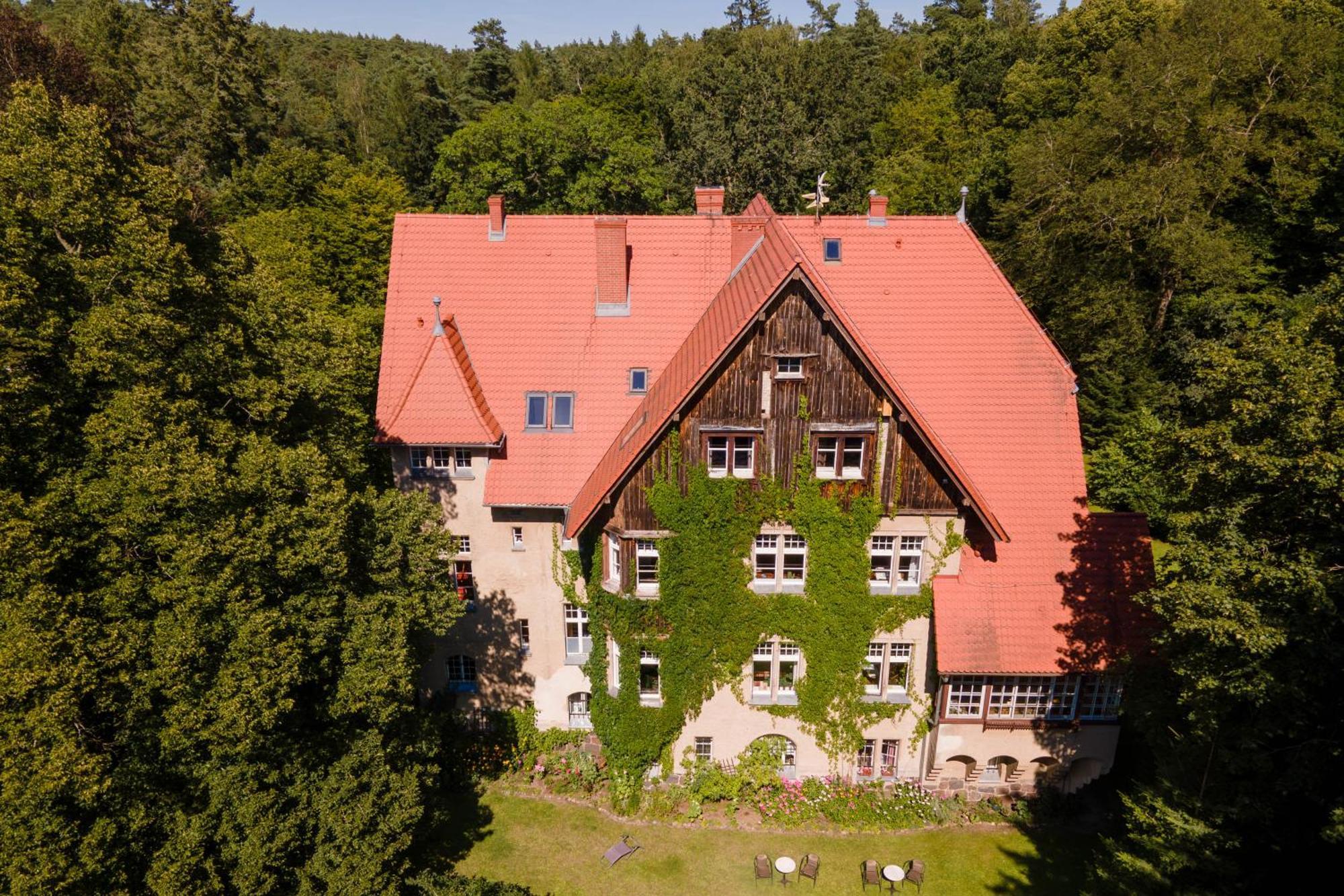 Palac Mysliwski Orle Solutions Mirosławiec Exteriör bild