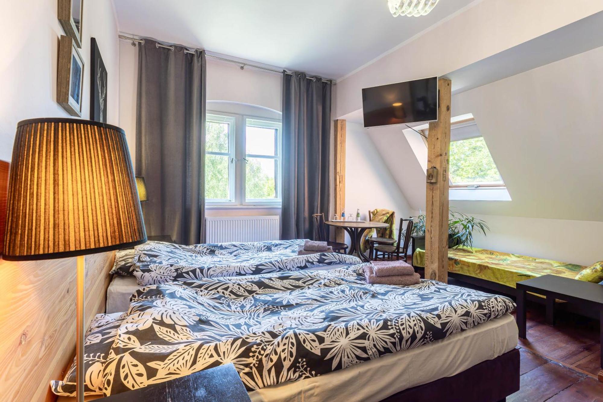 Palac Mysliwski Orle Solutions Mirosławiec Exteriör bild